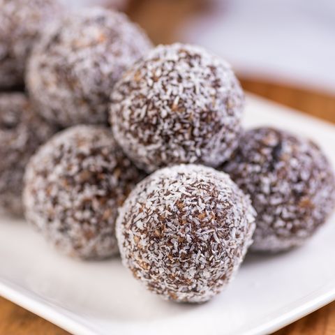 7 Easy Protein Balls Recipes To Build Muscle & Satisfy Cravings