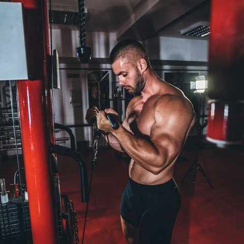 How Do You Perform A Bicep Cable Curl Correctly?