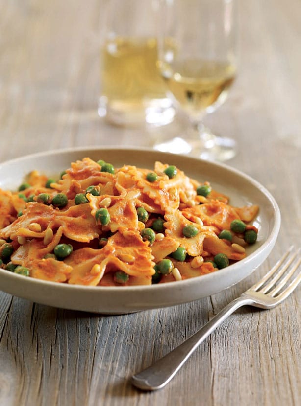 Weight Watchers Farfalle with Peas and Goat Cheese Sauce Recipe • WW Recipes
